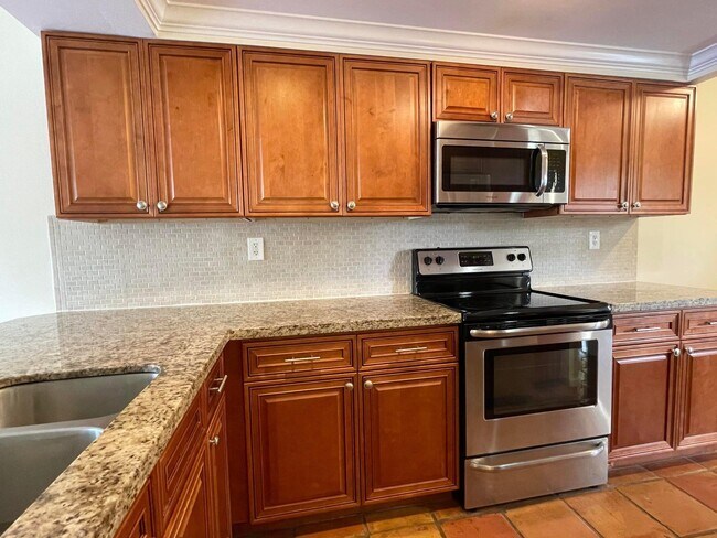 Building Photo - 9 Royal Palm Way