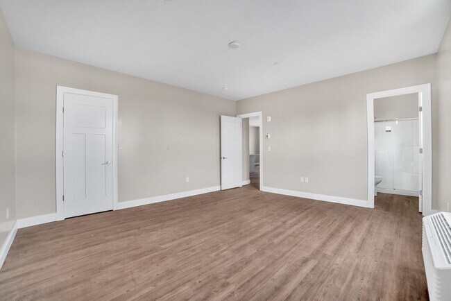 Building Photo - 127 Centre St