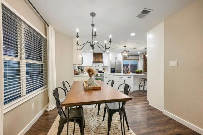 Building Photo - 13104 Tilder Dr