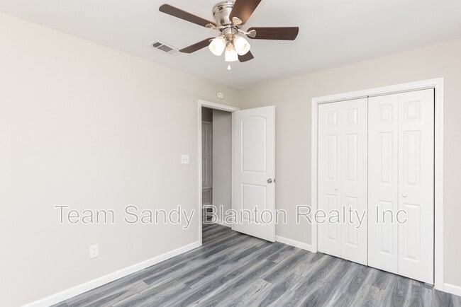 Building Photo - 2217 N 61st Ave