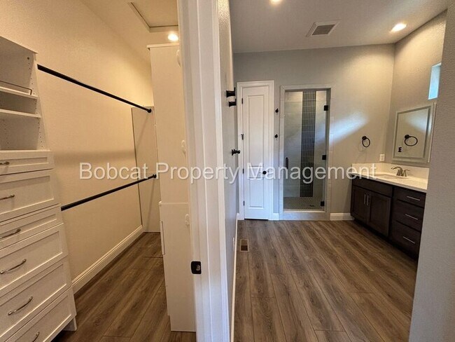 Building Photo - 3108 Cambria Lp
