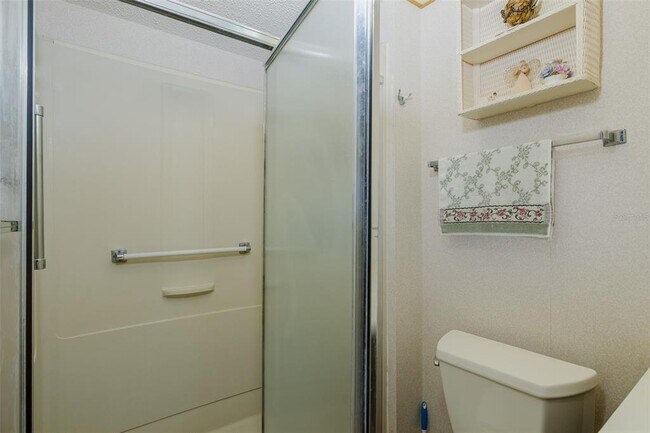 Building Photo - 8015 San Fernando Dr