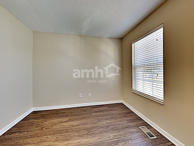 Building Photo - 4417 Oakbank Ln