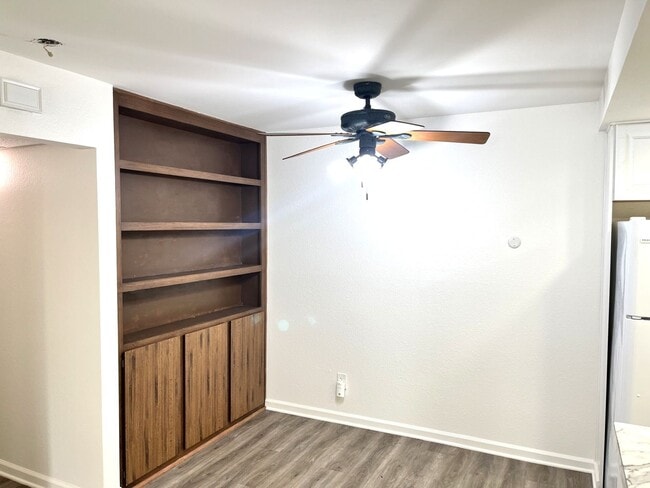 Building Photo - Mission Valley- Centrally Located Condo with AC, Private Patio and Parking.