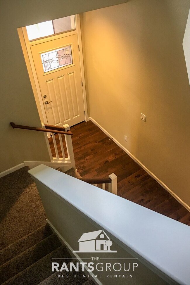 Building Photo - 4-Bedroom Home in Campus Peak – Spacious L...