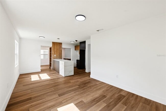 Building Photo - 730 W Swoope Ave