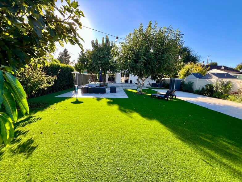 Building Photo - 502 N Avon St