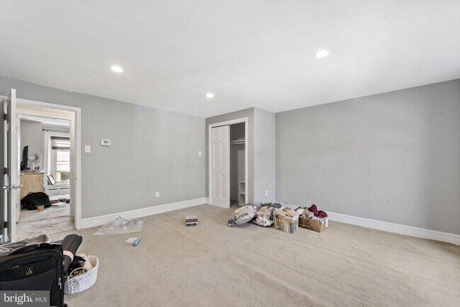 Building Photo - 183 Markle St
