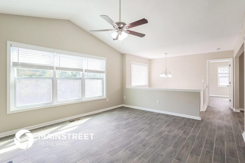 Building Photo - 214 S Red Oak Way