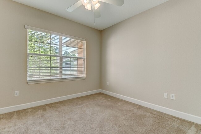 Building Photo - Beautiful 3BR/2BA Condo in Gated Stoney Creek – Close to Amelia Island