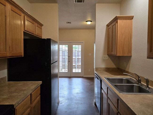 Building Photo - 3/2 Fourplex in Castle Heights