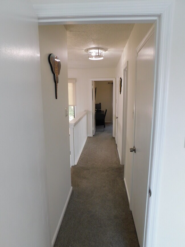 Building Photo - 1809 Crooked Pine Dr