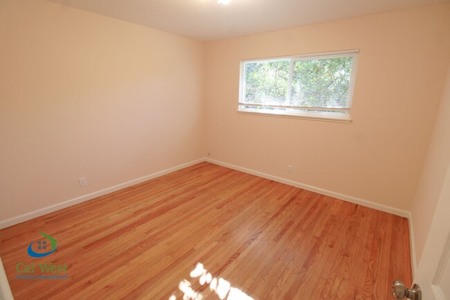 Building Photo - $4395 - Beautiful Sunnyvale 3 Bedroom Home...