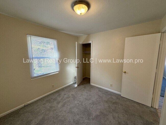 Building Photo - 954 Floyd Ave SW