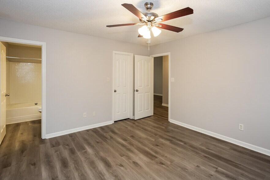 Building Photo - 1003 Salmon River Dr