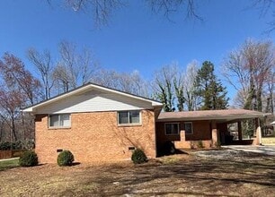 Building Photo - 2120 Belmont Dr