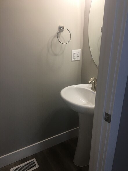 half bath - 10668 N 36th E