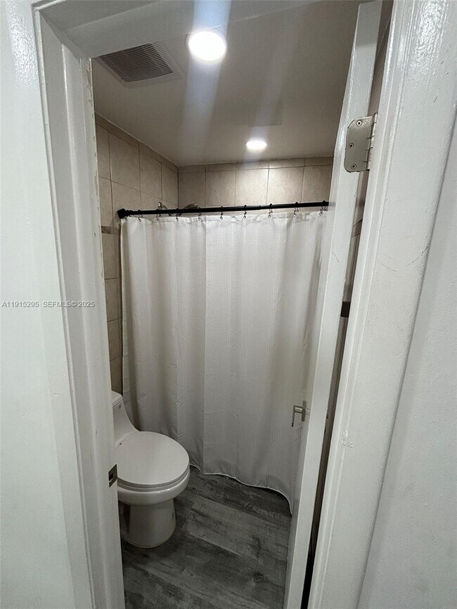 Building Photo - 9712 Hammocks Blvd