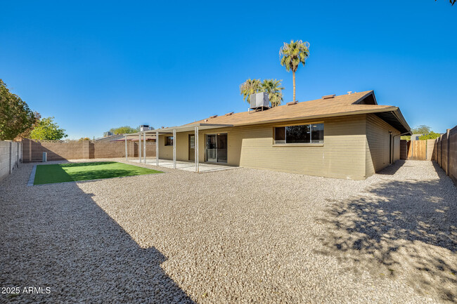 Building Photo - 5513 W Tierra Buena Ln