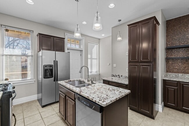 Building Photo - High end, 3 bedroom single family home in The Grove!