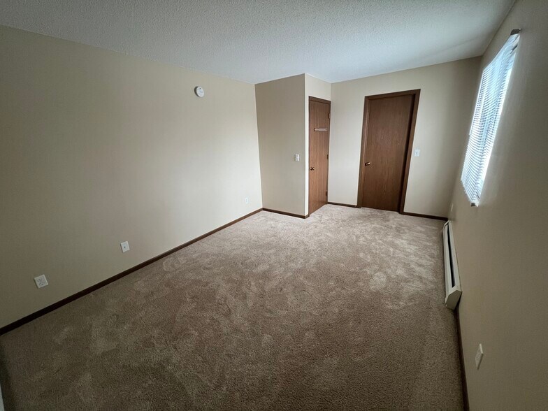 Building Photo - 2120 Valleyhigh Dr NW