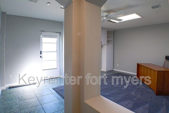 Building Photo - 112 Pinebrook Dr