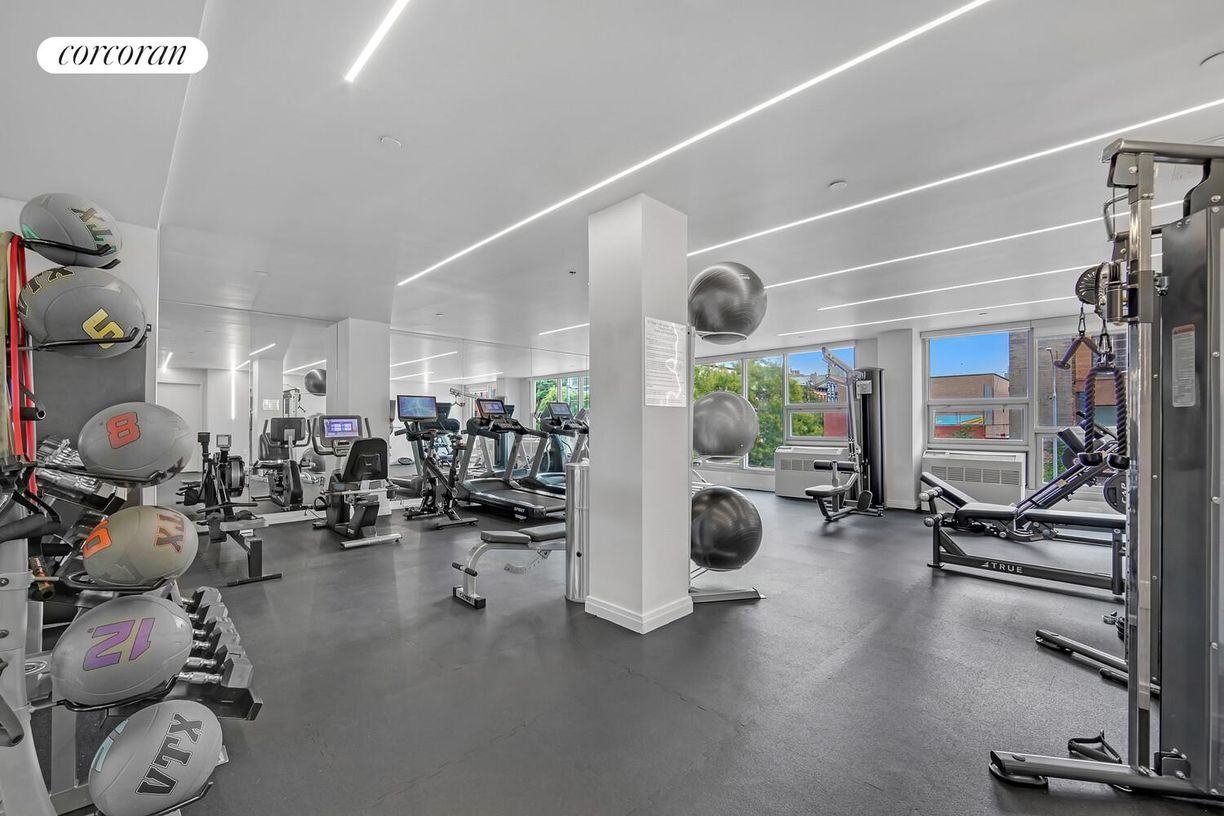 Building Photo - 181 E 119th St