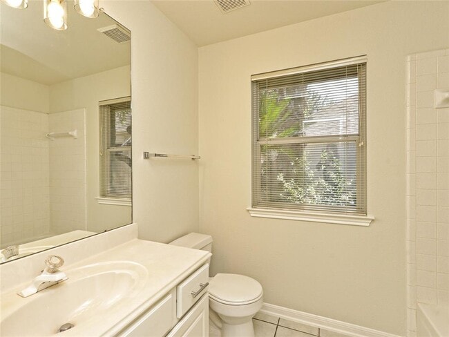 Building Photo - 11 Troon Dr