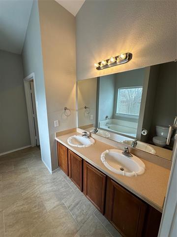 Building Photo - 5033 Caraway Dr