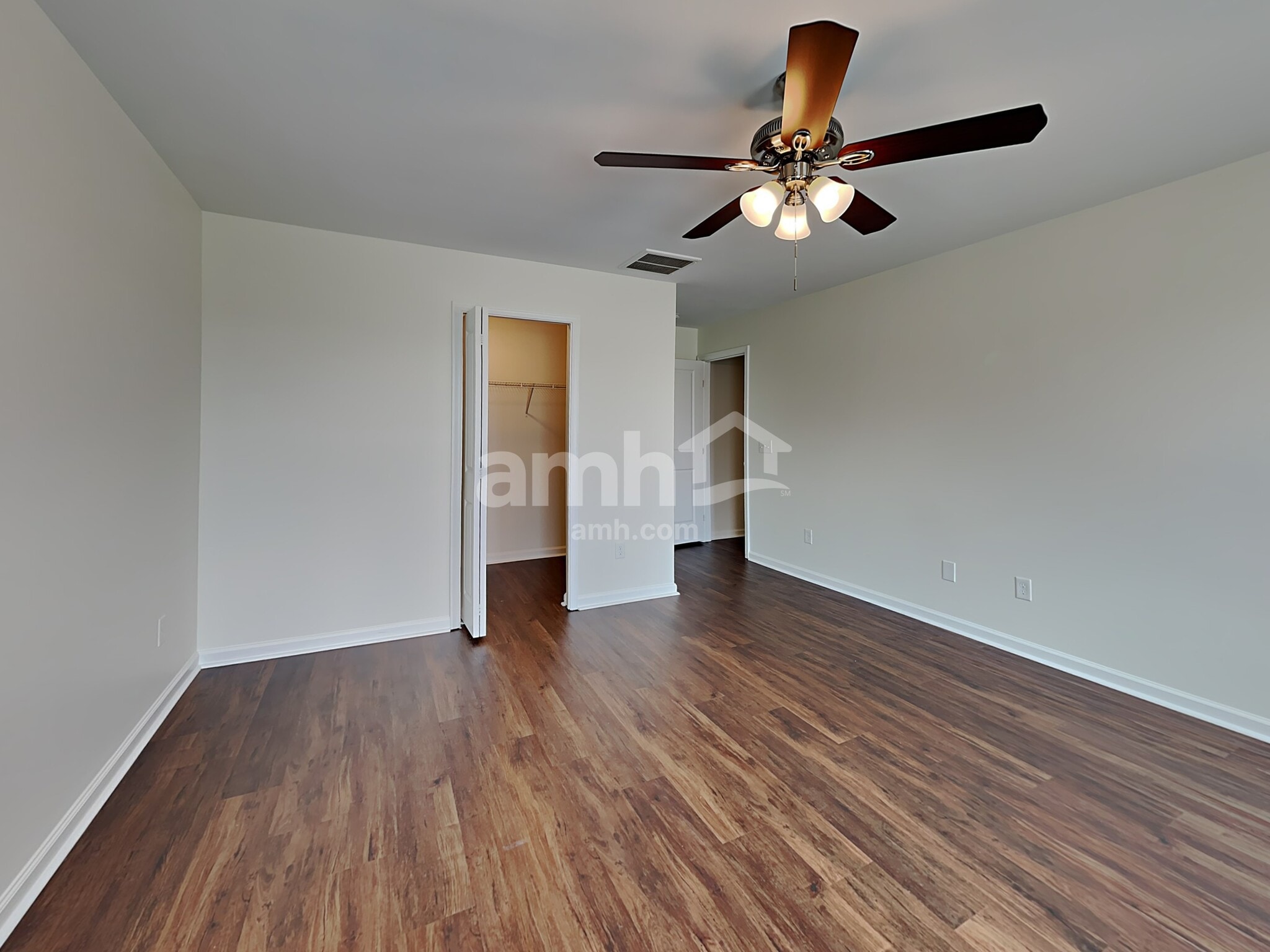 Building Photo - 204 Castlebrook Dr