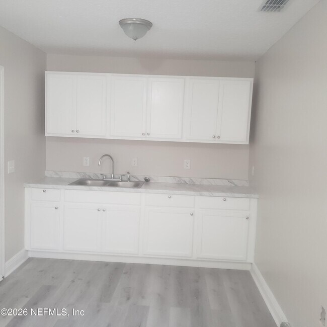 Building Photo - 5531 Agra Ct