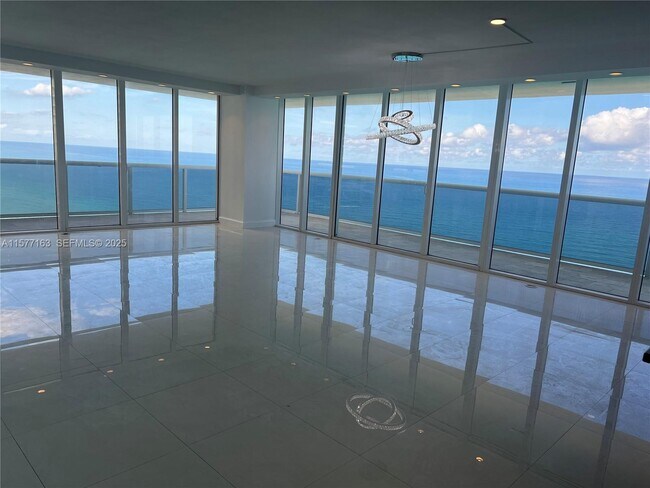 Building Photo - 1830 S Ocean Dr