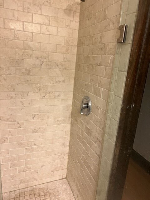 Building Photo - 638 W Grace St