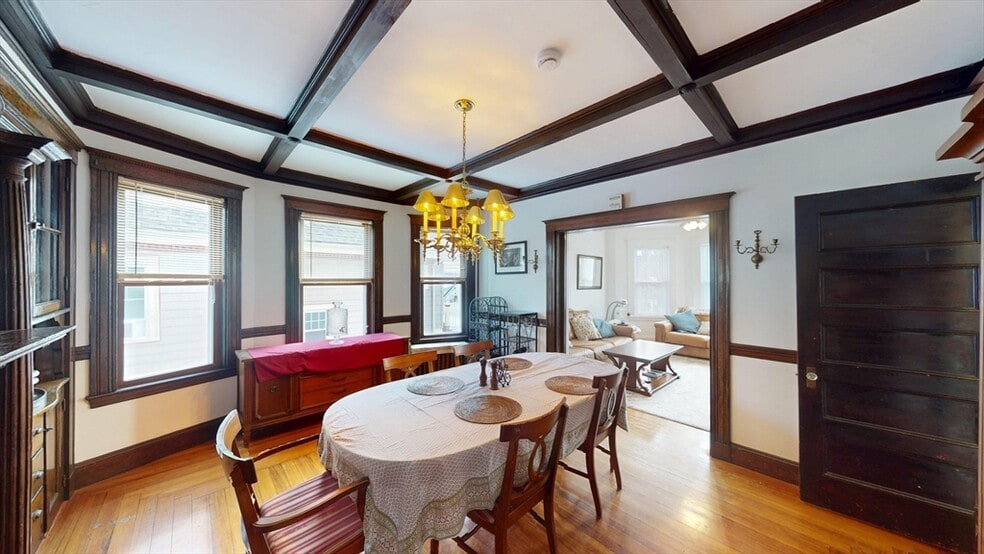 Building Photo - 31 Ainsworth St