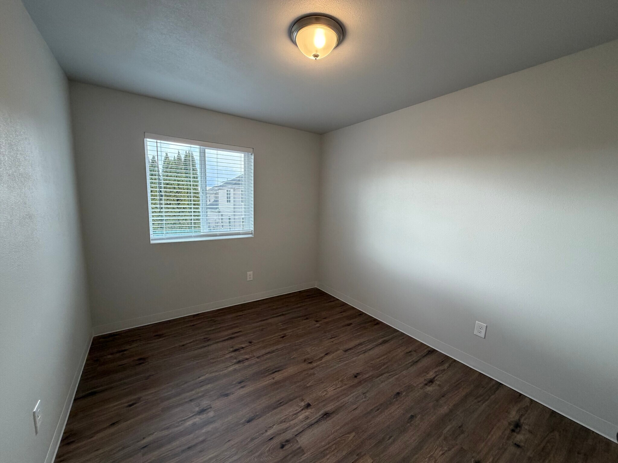 Building Photo - 8001 Oneil Rd NE