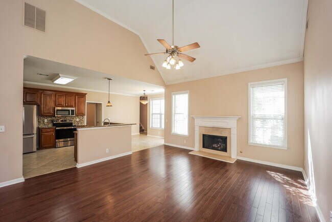 Building Photo - 84 Columns Way