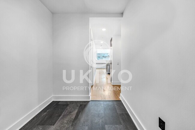 Building Photo - 181 O'Farrell St