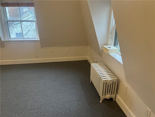 Building Photo - 14 Kay St