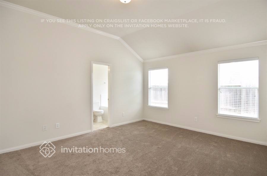 Building Photo - 915 Lancaster Lake Dr
