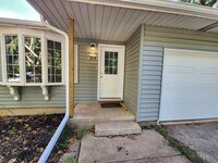 Building Photo - Spacious 4-Bedroom, 2.5-Bathroom Home AVAI...