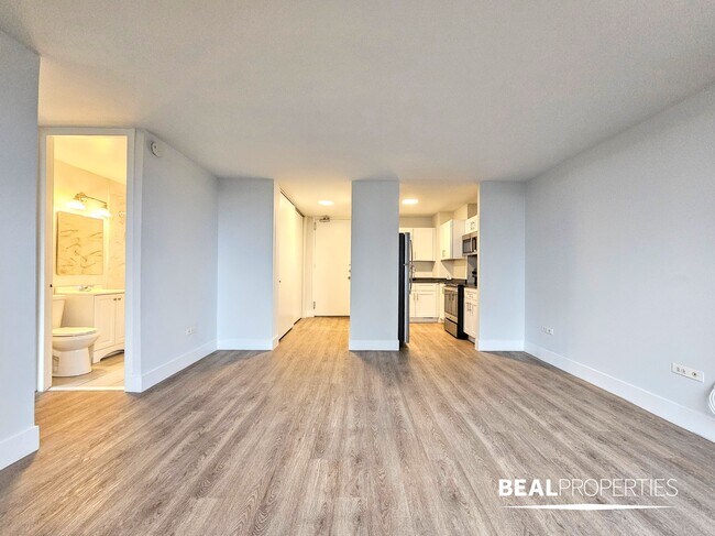 Building Photo - 1342 N Dearborn St
