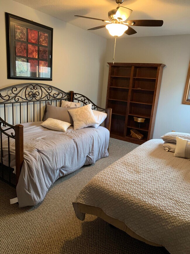 Building Photo - 109 Hollyridge Ln