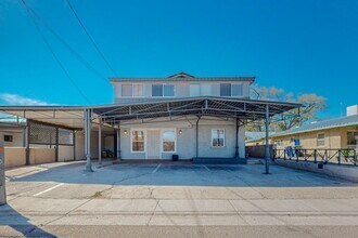 Building Photo - North Valley 4 Bedroom 2 Bath
