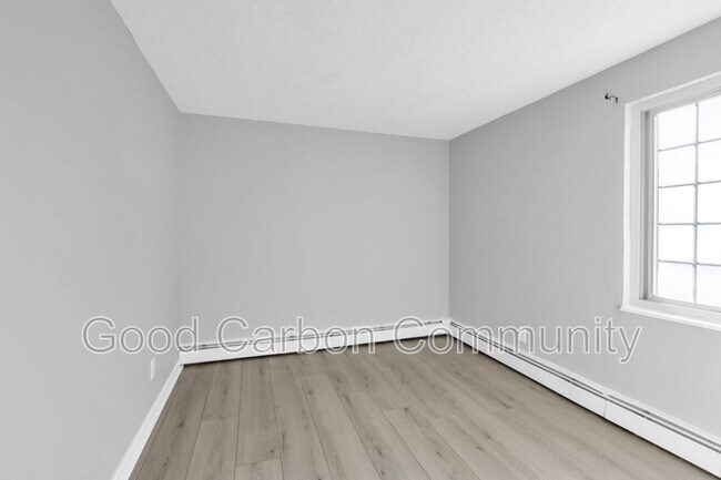 Building Photo - 321 Beattie Ave