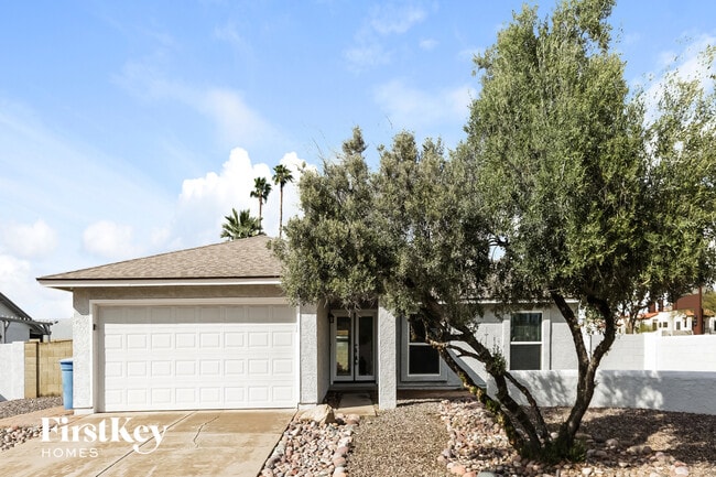 Building Photo - 1746 E Redfield Rd