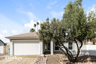 Building Photo - 1746 E Redfield Rd