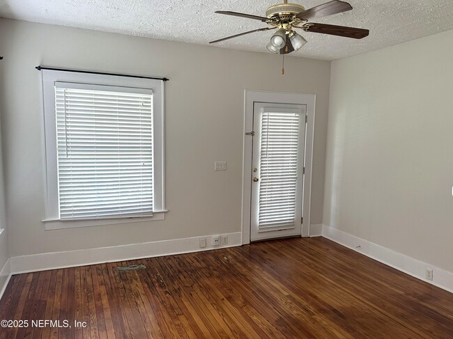 Building Photo - 1732 Naldo Ave