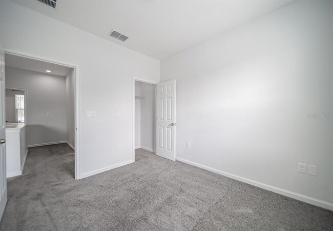Building Photo - 900 Lakefront Village Dr