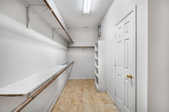 Building Photo - 9801 Sunnycoast Ln