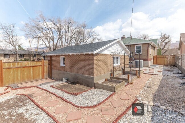 Building Photo - 195 N 100 W